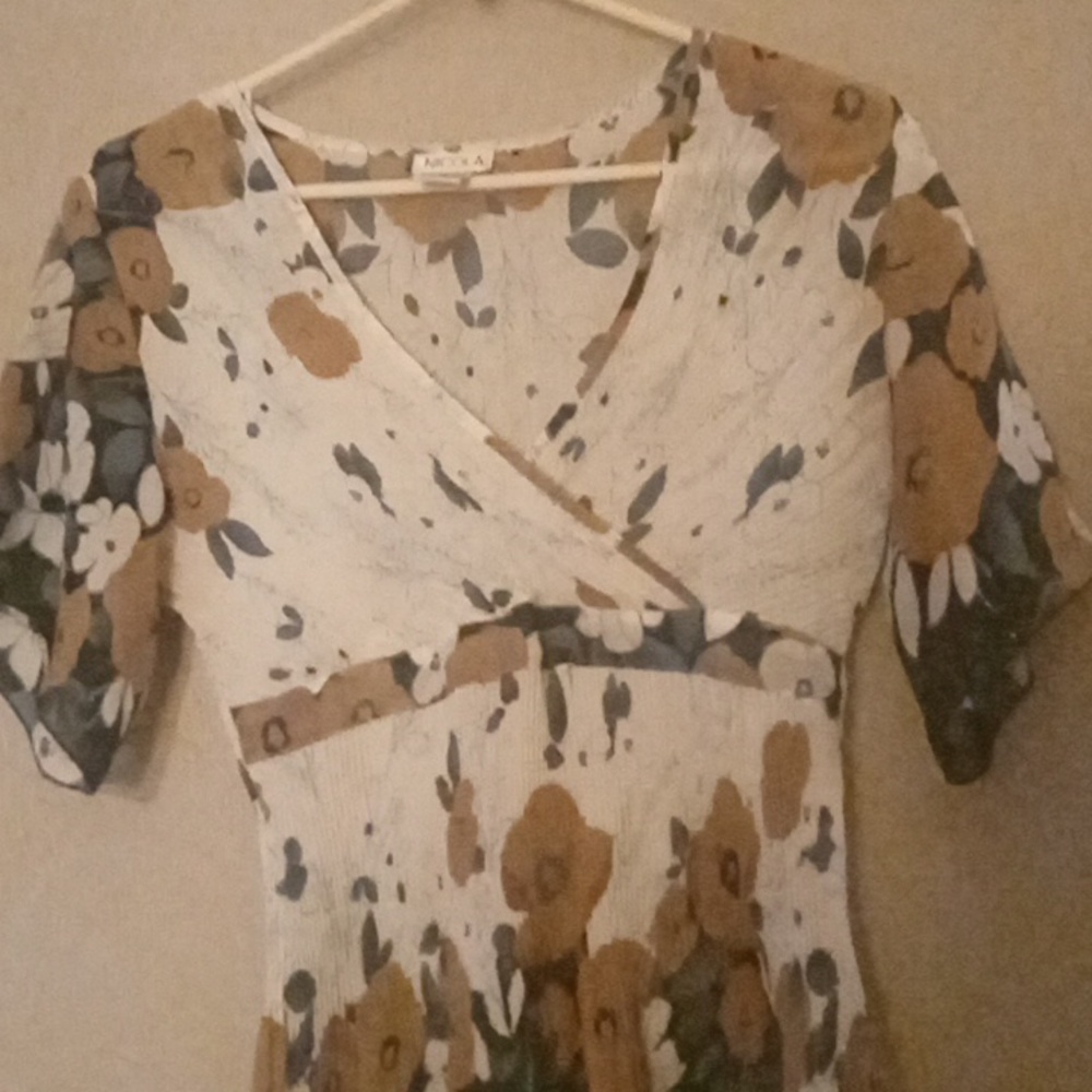 Short sleeve pull over blouse